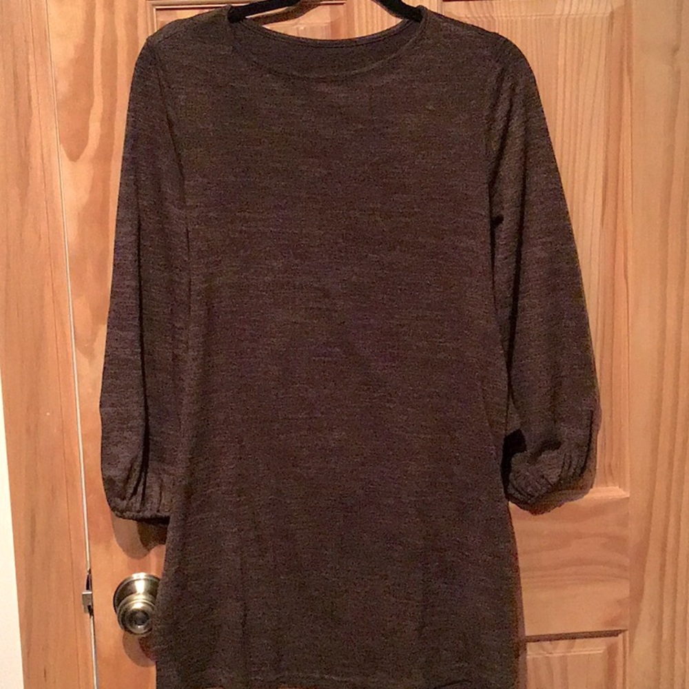 😎3/$12. Cozy dress in army green color.